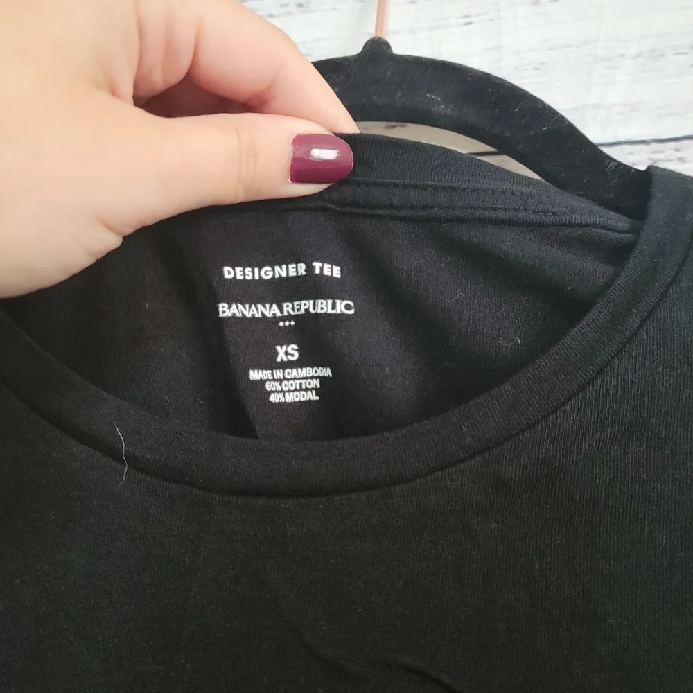 Banana Republic XS Black Designer Tee - Picture 3 of 4
